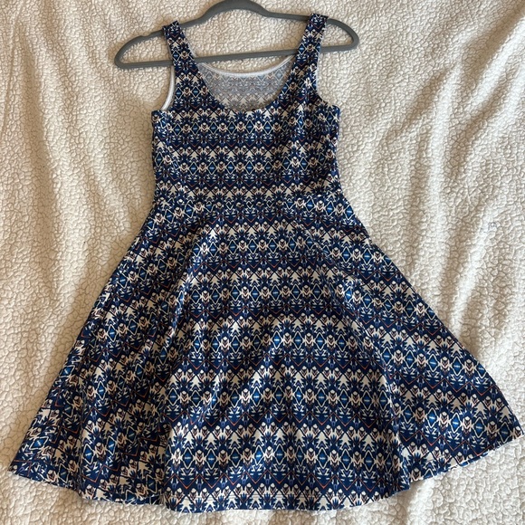 Divided H&M Blue and White Patterned Mini Dress Women's Size 6 Flowy - Picture 2 of 2
